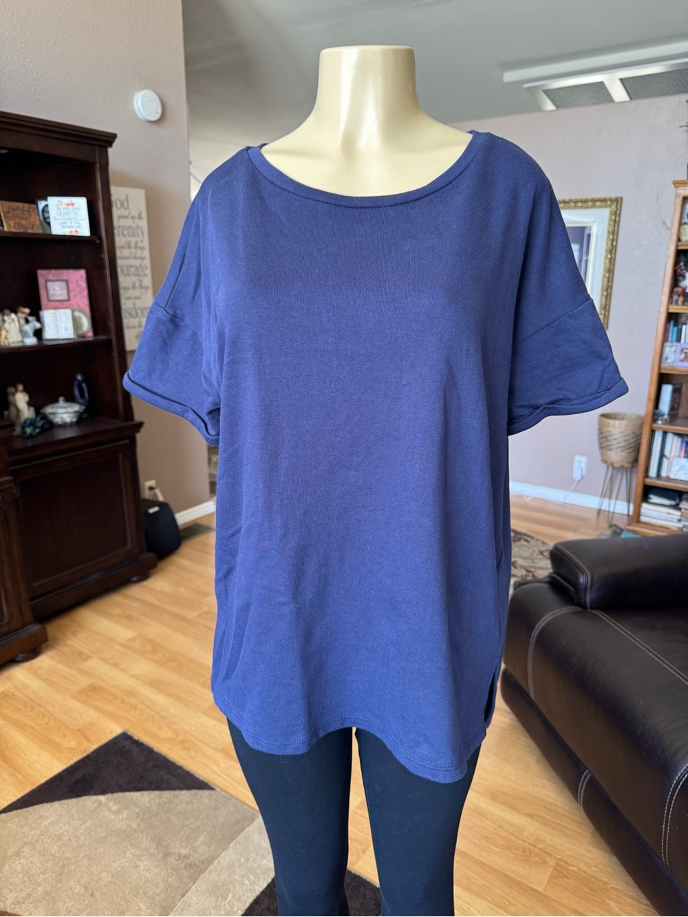Olive & Oak navy blue short sleeve good quality sweatshirt-size XL